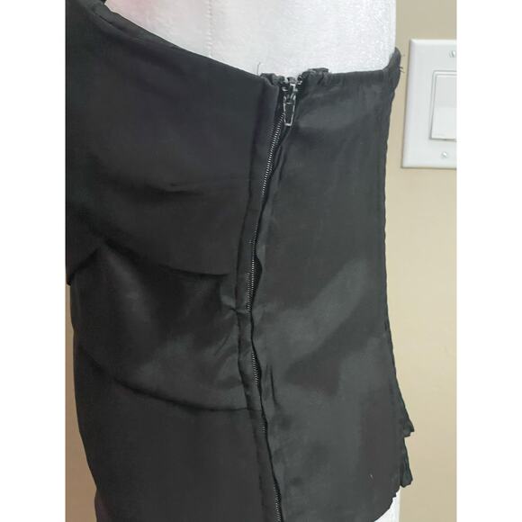 Women’s pleated corset top with zip up side and built in framing bra - Picture 2 of 8